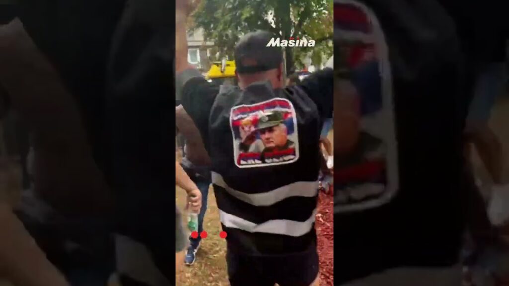 U Užicu napeto pred miting SNS-a, došlo do prebijanja građana