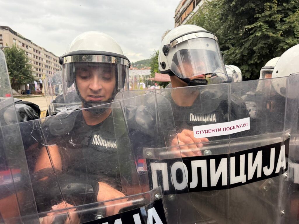 Policija će na izborni dan, kao i u Užicu, stati u odbranu režima