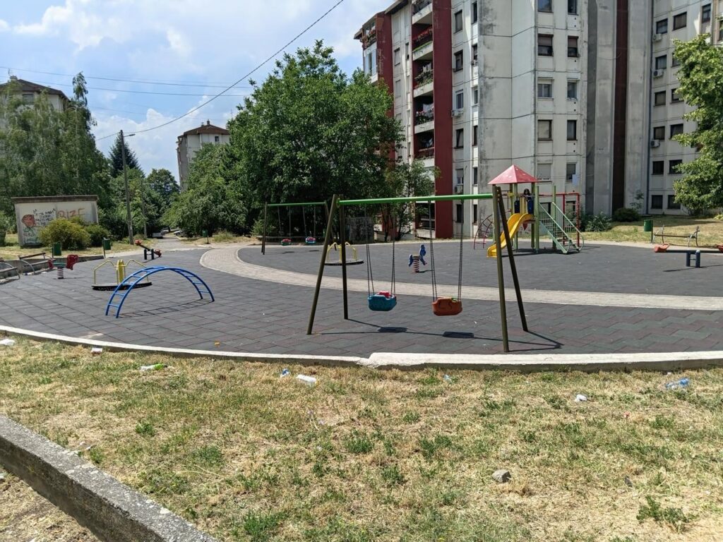 Ukradeno leto u Vranju: kako su klimatske promene osudile decu na kućni pritvor?
