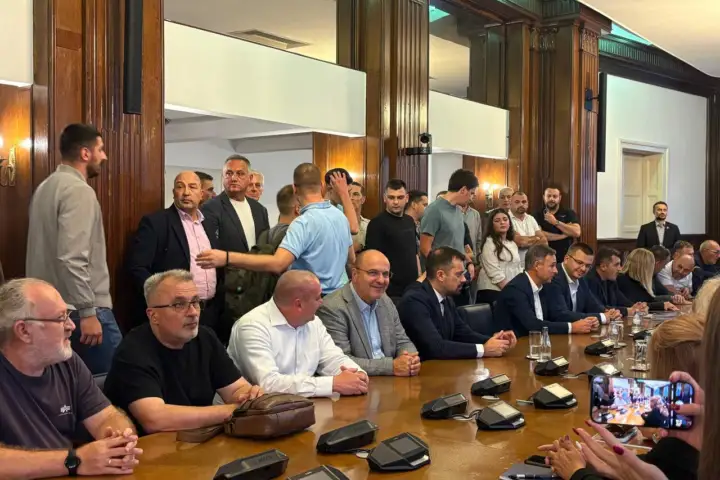 Predaja potpisa Narodne Srbije