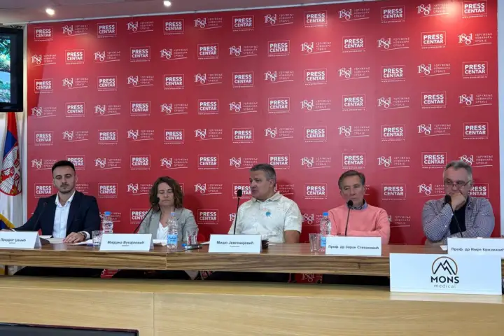 KOnferencija za medije, Rzavljani