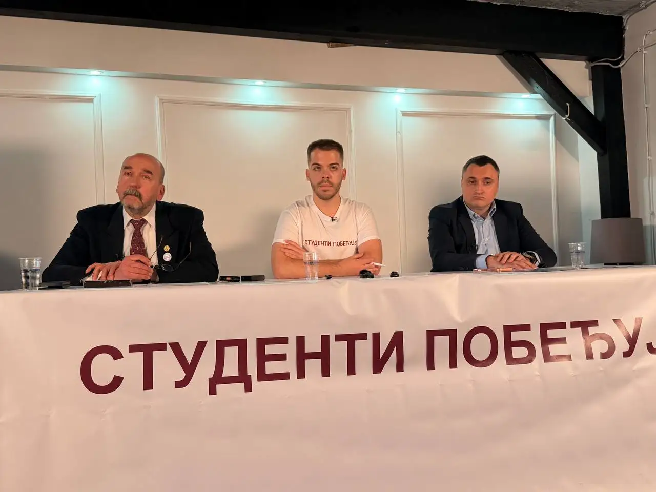 Studenti: Fizički nas prate, načelnik UKP Kričak preksinoć ispred zgrade studenta