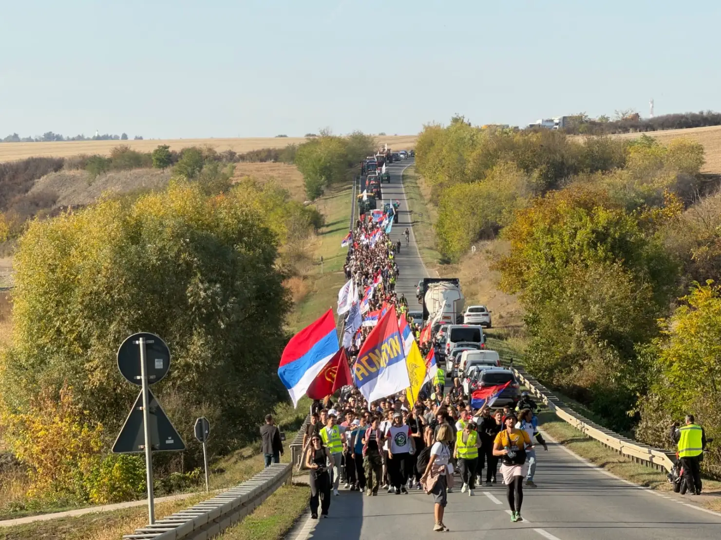 Učesnici akcije „Pobeda zove“ stižu u Beograd pred poslednji predizborni skup Studentske liste