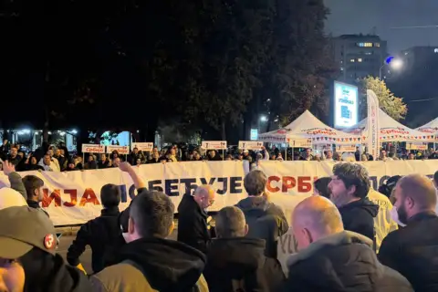Paralelni skupovi na Novom Beogradu